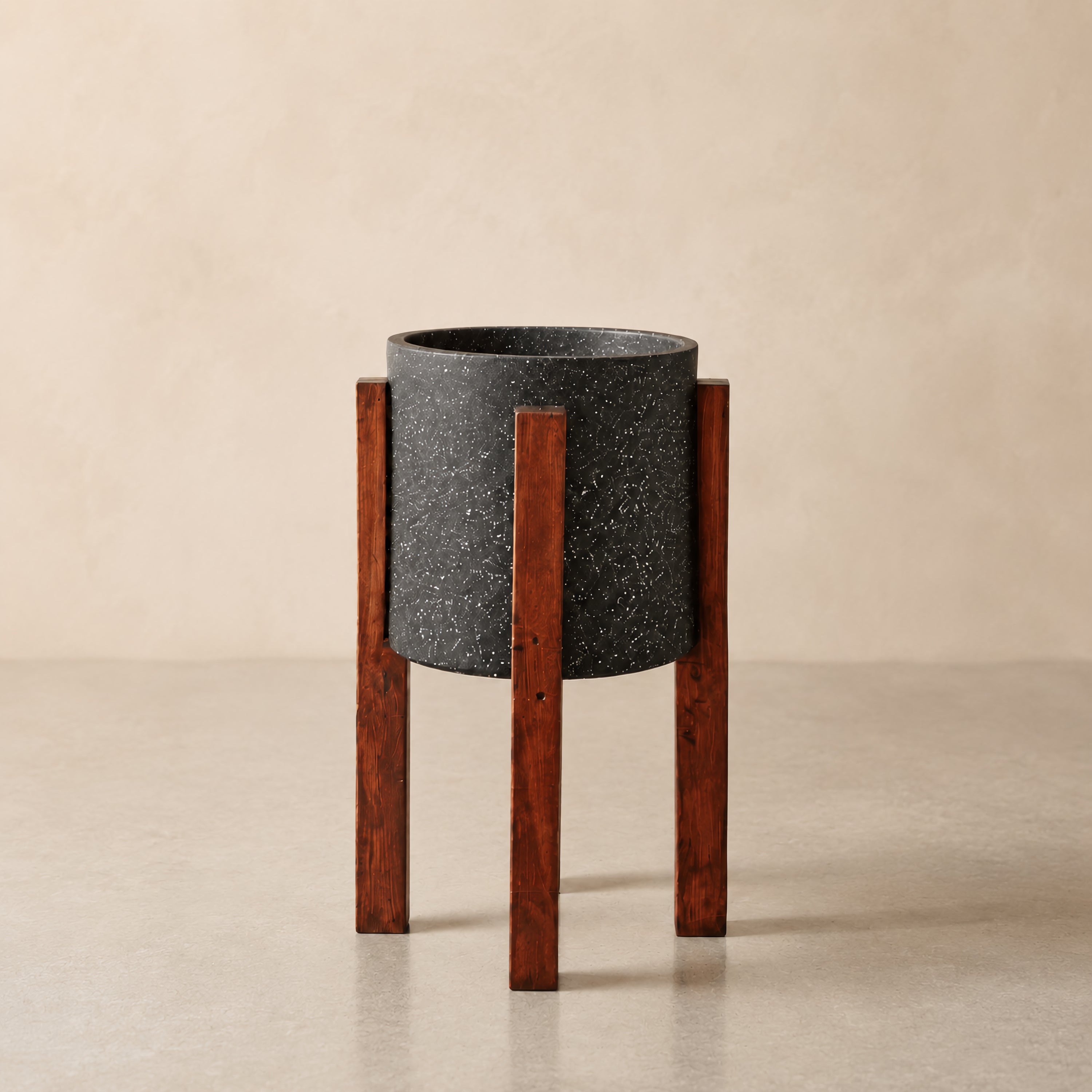 Macetero Aro II — Fibra de Vidrio, 54 cm